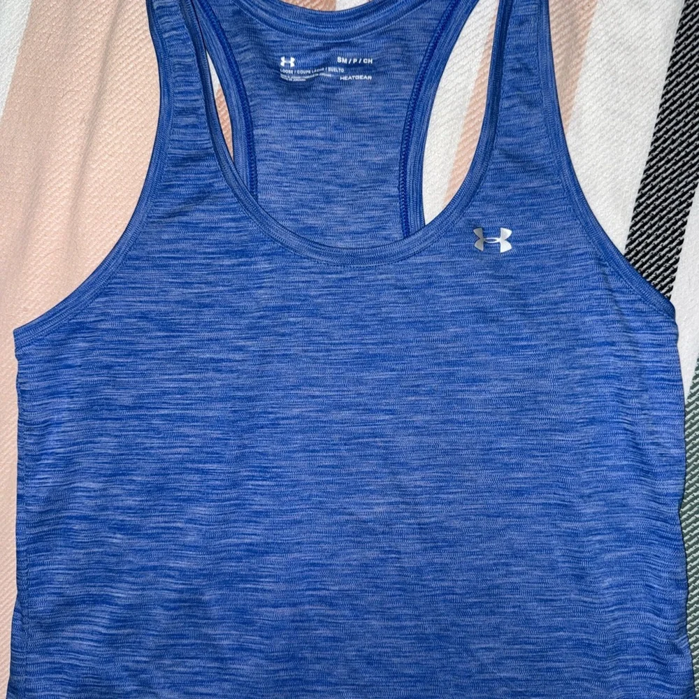 Under Armour Workout Tank Bundle - Picture 5 of 6